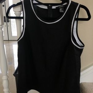 Black tank with white detailing [F21]